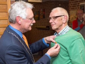 Ons lid Theo Huis in 't Veld is koninklijk onderscheiden.